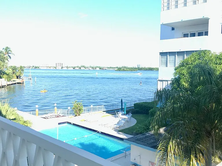 10250 W Bay Harbor Dr #3F — Photo 16