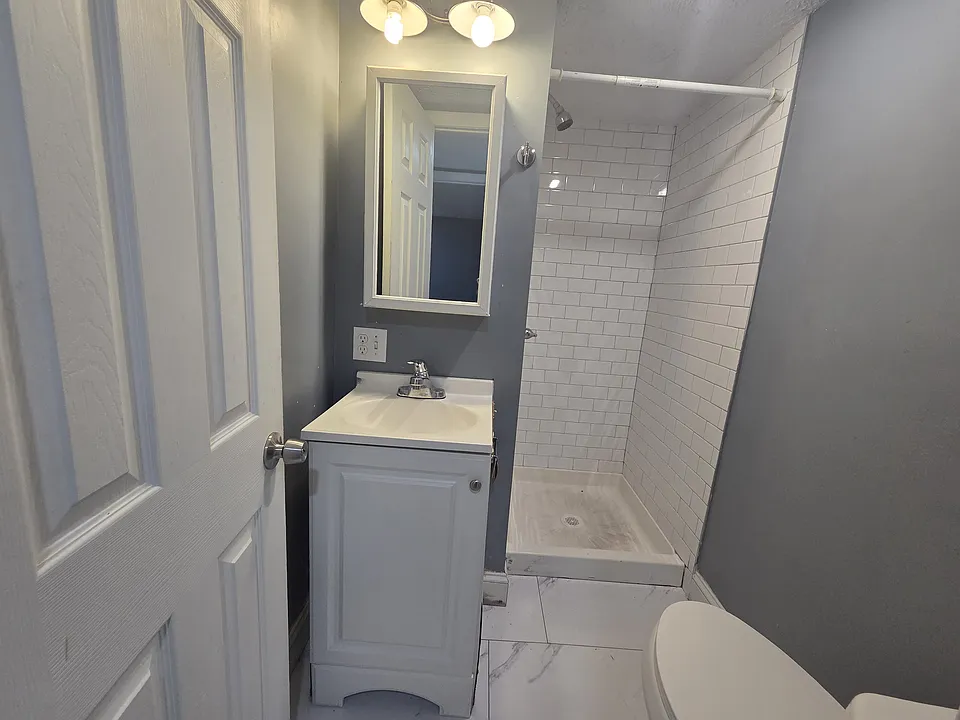 91 Broad St #3