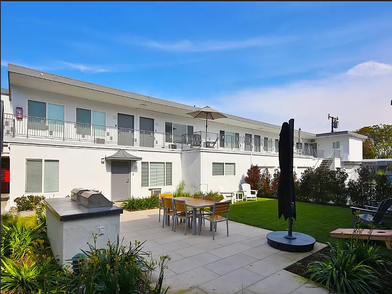 Wardlow Apartments — Photo 20
