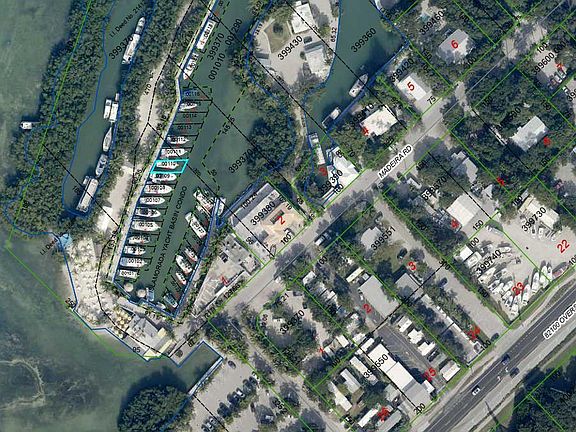 2nd image of 96 Madeira Rd #10