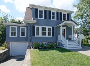 32 Cliffe Ave, Lexington, MA 02420