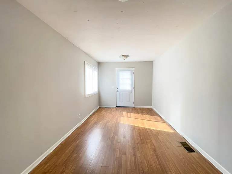 118 N Martin St — Photo 15