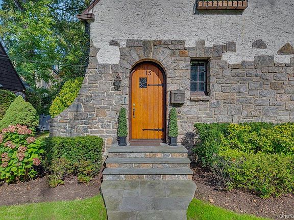 3rd image of 15 Kingsbury Road
