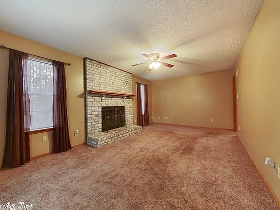 5th image of 332 Spring Valley Rd