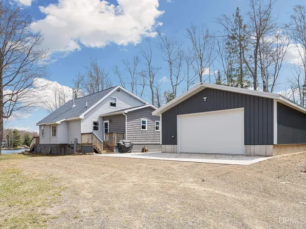 26173 Tamarack St, Michigamme, MI 49861