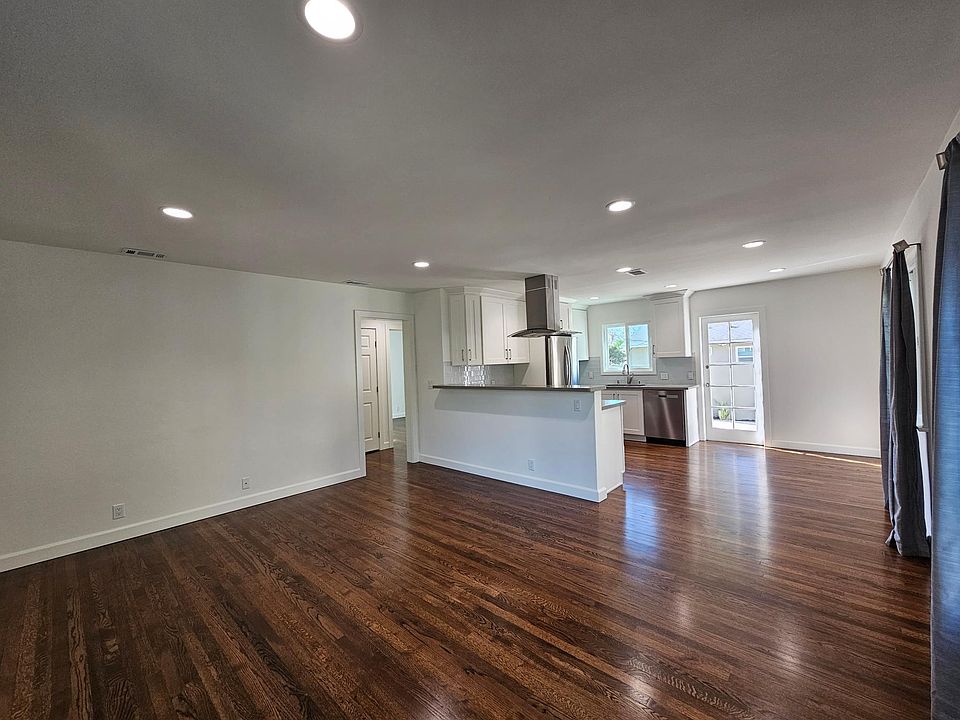 Living / Dining/ Kitchen Area