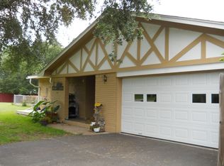175 Upper Colorado Dr, Bay City, TX 77414