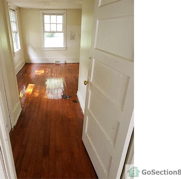 2nd image of 307 Winston Ave