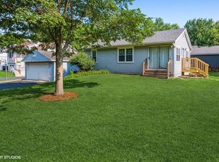 3303 W Lake Shore Dr, Wonder Lake, IL 60097