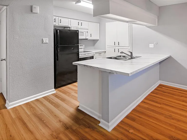 211 W F St #211 — Photo 9