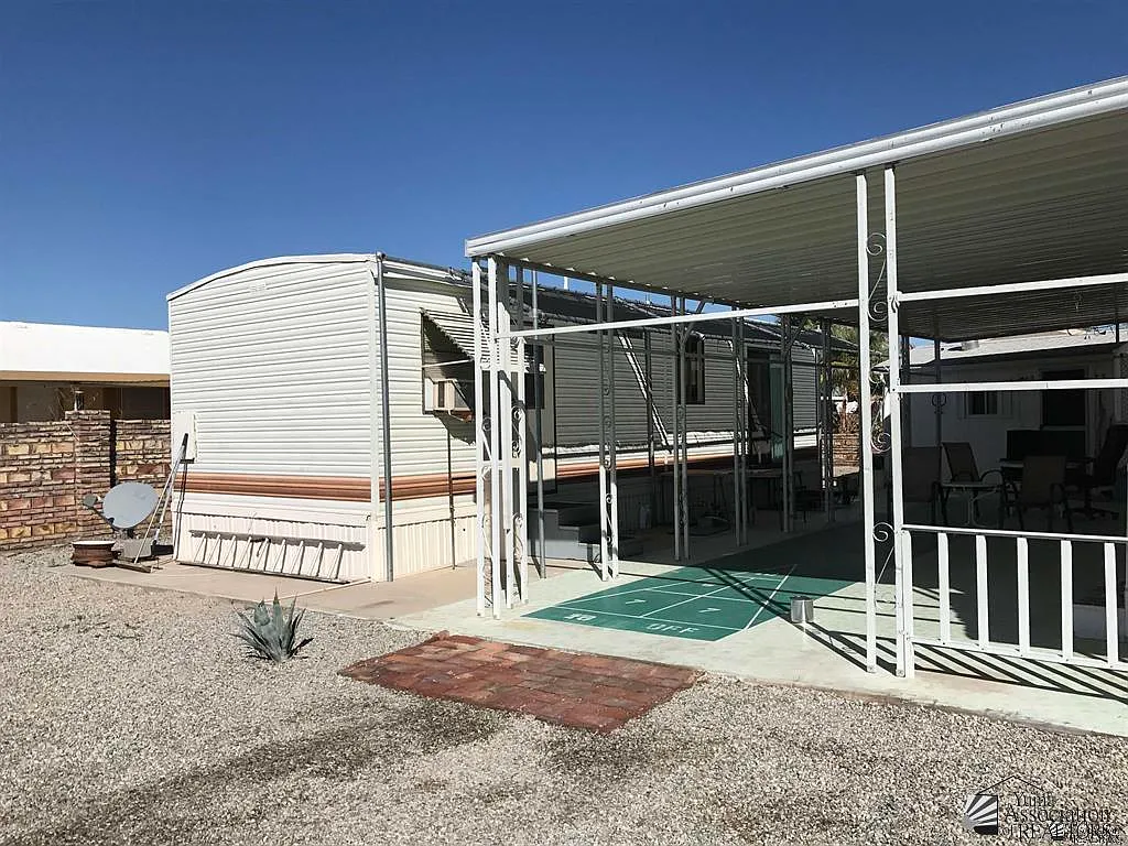 2 bed, 2.0 bath, 844 sqft, $1,050 — Photo 3