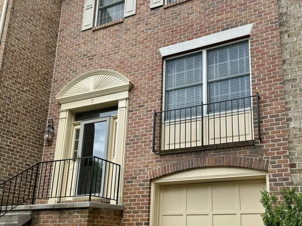 7 Hewetson Ct, Lutherville Timonium, MD 21093