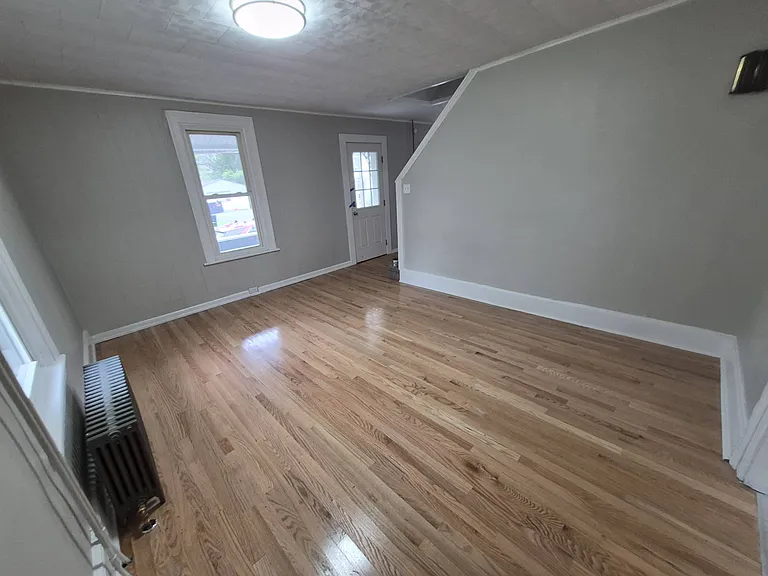 69 Broad St — Photo 3