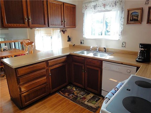 4th image of 10010 Miller St