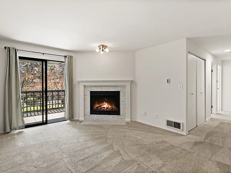 710 N 160th St #B204 — Photo 13