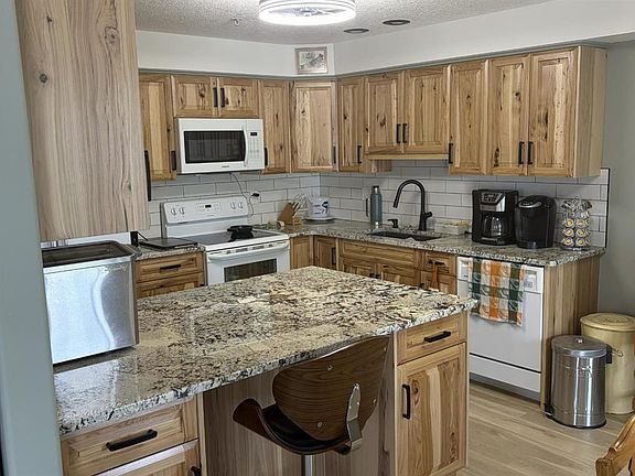 3rd image of 100 E 2nd Ave S #317