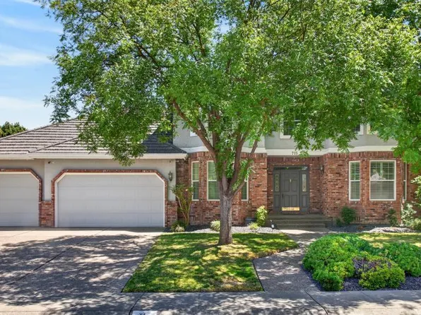 715 Lake Front Dr, Sacramento, CA 95831