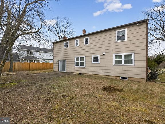 4th image of 1200 Cardinal Ln