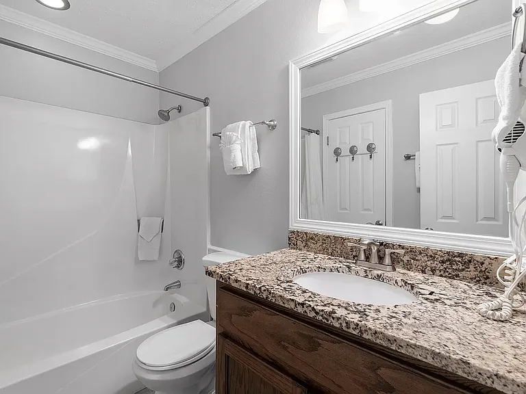 6829 Thomas Dr #202 — Photo 8