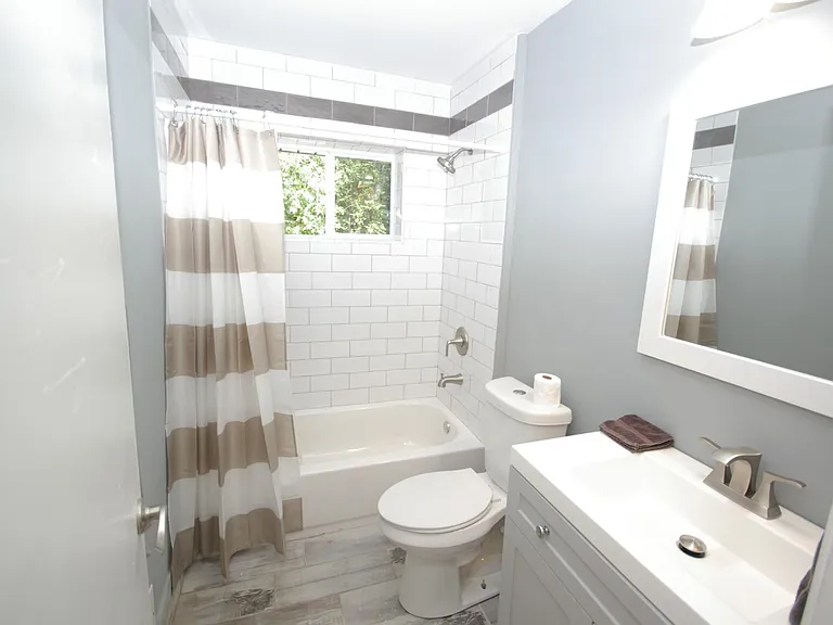 1272 Woodland Ave NE — Photo 6