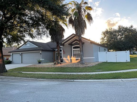 3rd image of 1005 Oak Landing Dr