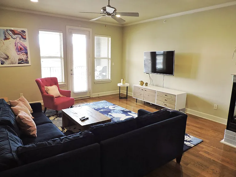 2800 Sandage Ave #303 — Photo 3