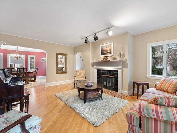 3rd image of 11 Fountain Ave