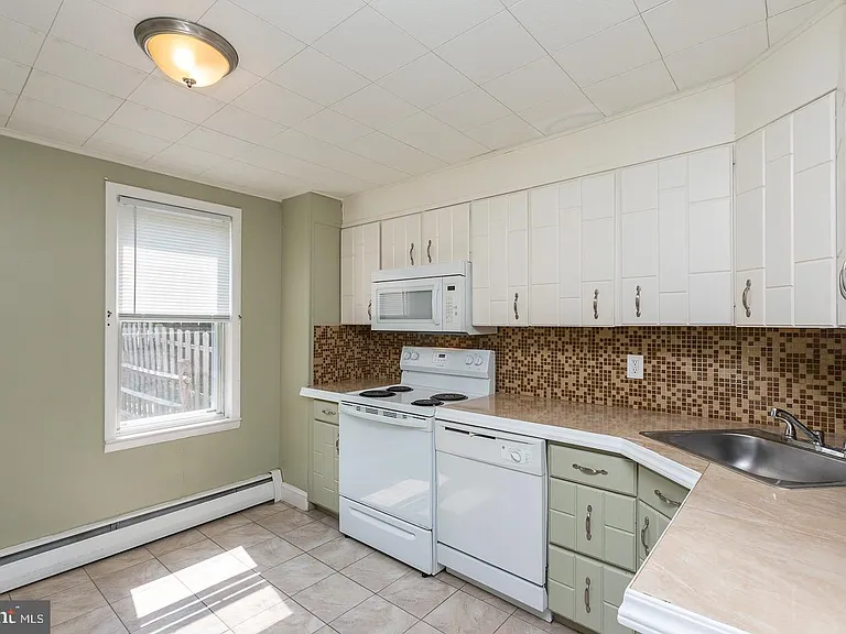 334 E Conestoga Rd — Photo 15