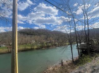 Willowwood Rd, Hinton, WV 25951