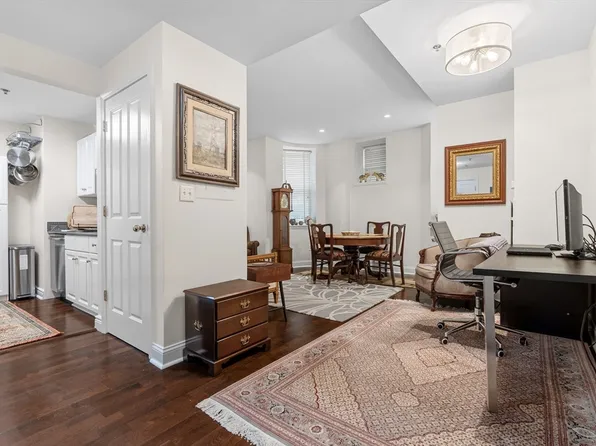 10 Charlesgate E APT 2, Boston, MA 02215