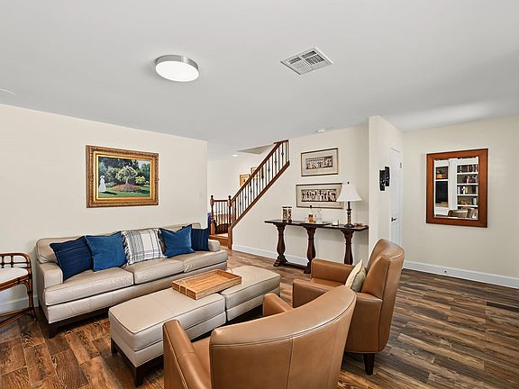 4th image of 5879 Valley Forge Dr #107