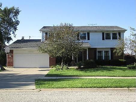 1st image of 1714 E Canterbury Dr