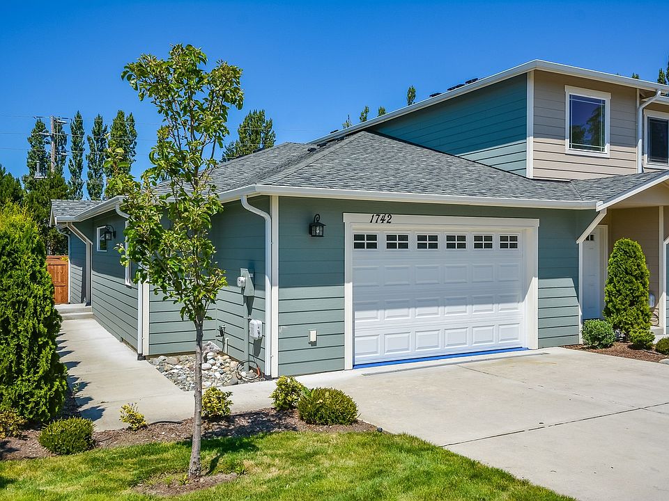 1st image of 1742 SW Stremler Dr