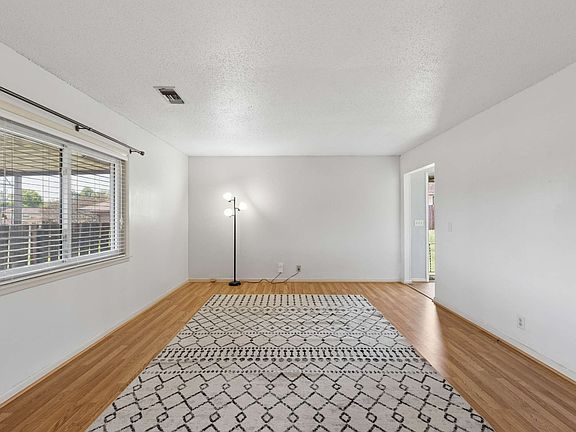 5th image of 1035 Heritage Dr
