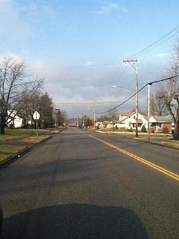 2nd image of 831 Saint Clair Ave
