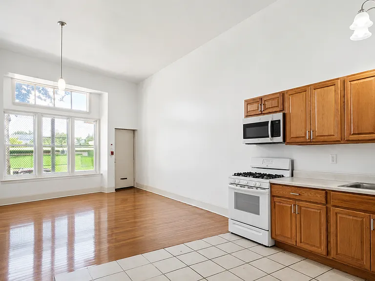4712 Woodland Ave #1 — Photo 2