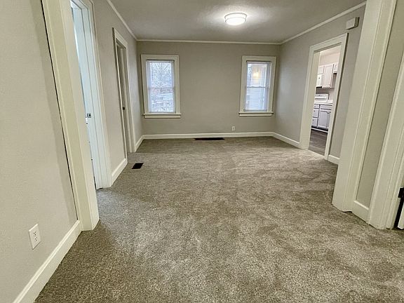 5th image of 108 S Hawthorne Ave