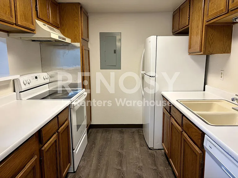 18003 E Ohio Ave #201 — Photo 3