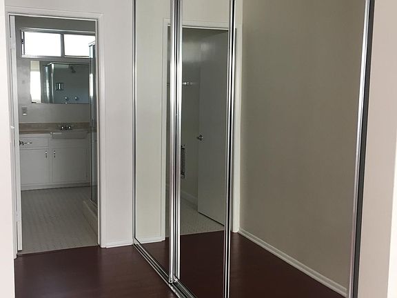 5th image of 1060 S Sherbourne Dr APT 302