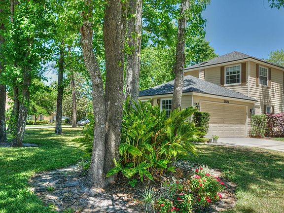3rd image of 100 Meadowcrest Ln