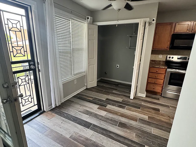 207 Bennington Dr — Photo 9