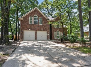 22 E Sterling Pond Cir, The Woodlands, TX 77382