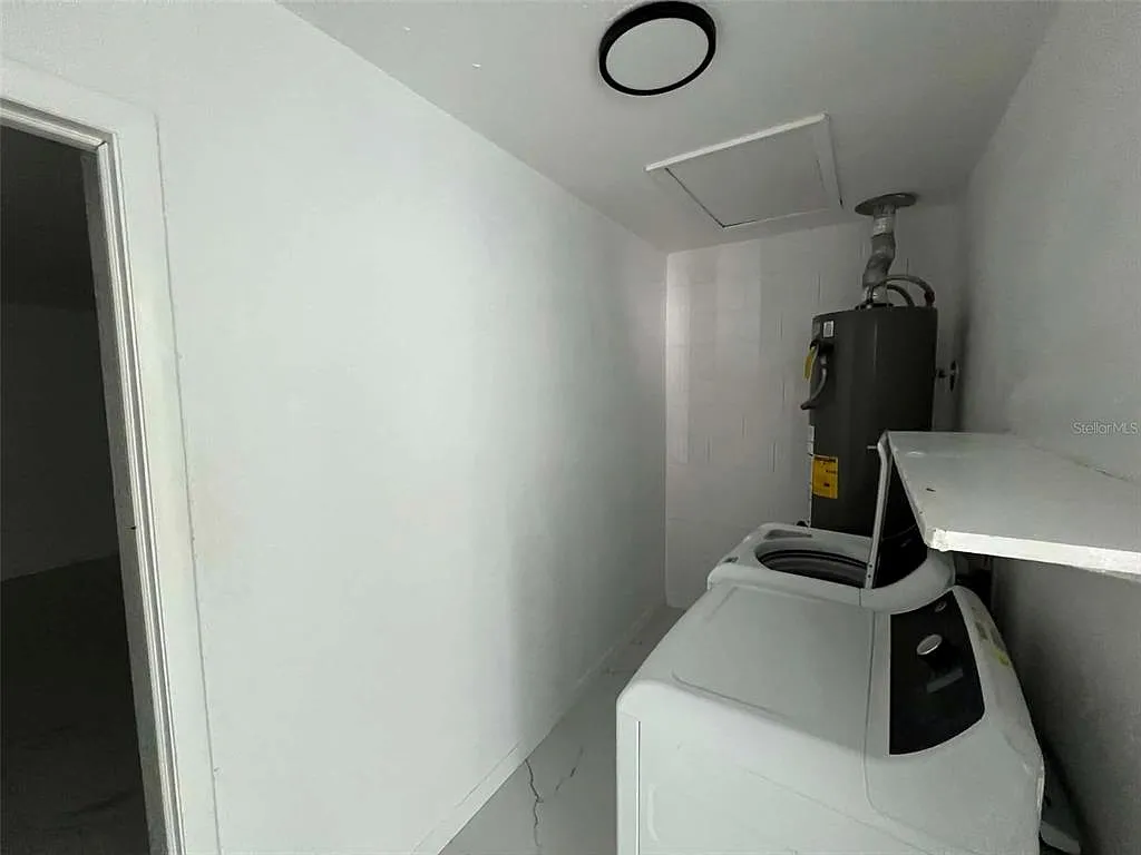 3 bed, 2.0 bath, 1860 sqft, $1,700 — Photo 4