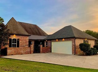 204 Capilano Ln, Broussard, LA 70518