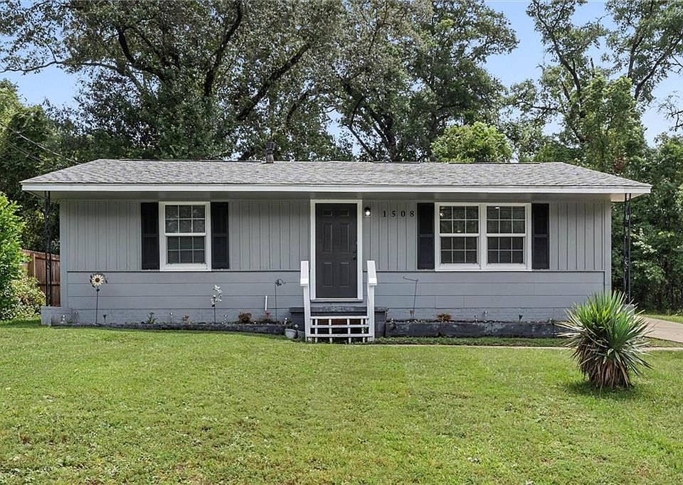 1st image of 1508 Phillips Ln