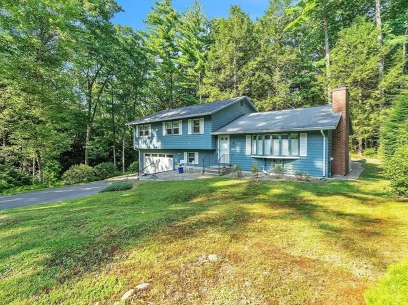 5 Evergreen Ln, Amherst, MA 01002