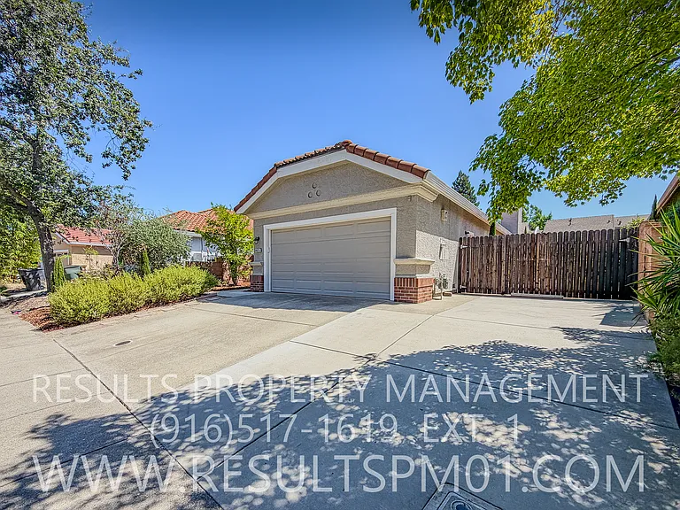 4025 Lowdan Ct — Photo 3