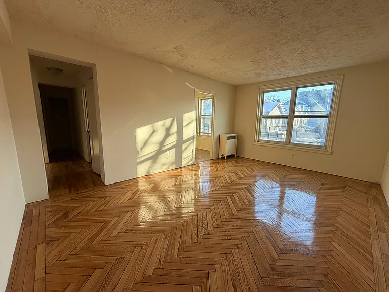 7200 Ridge Blvd #110 — Photo 1