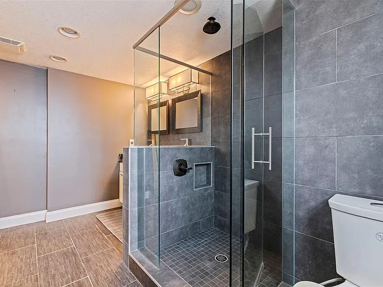 5000 Gulf Blvd #301 — Photo 25