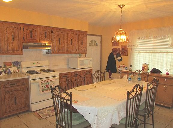 5th image of 1120 Stewart Ave